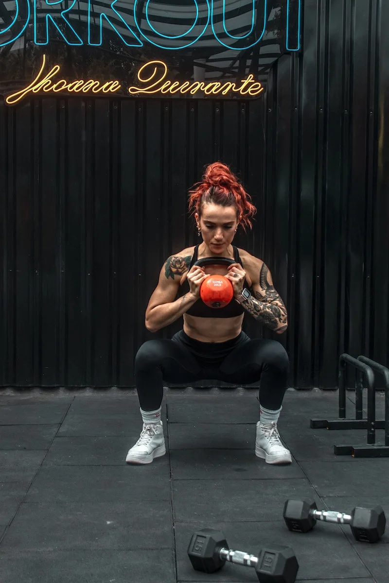 The Difference Between Kettlebells and Dumbbells